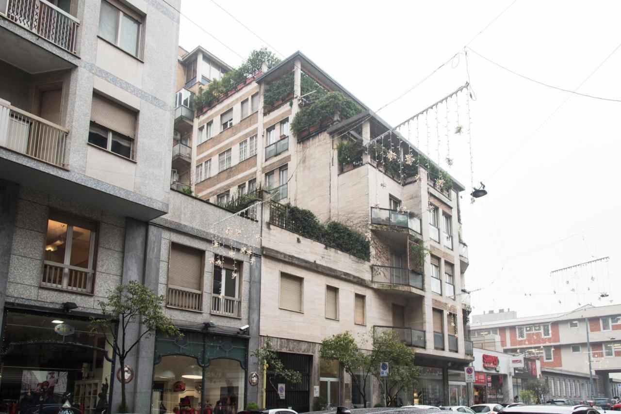 Terrace Garden View Near Metro Stop Milan
